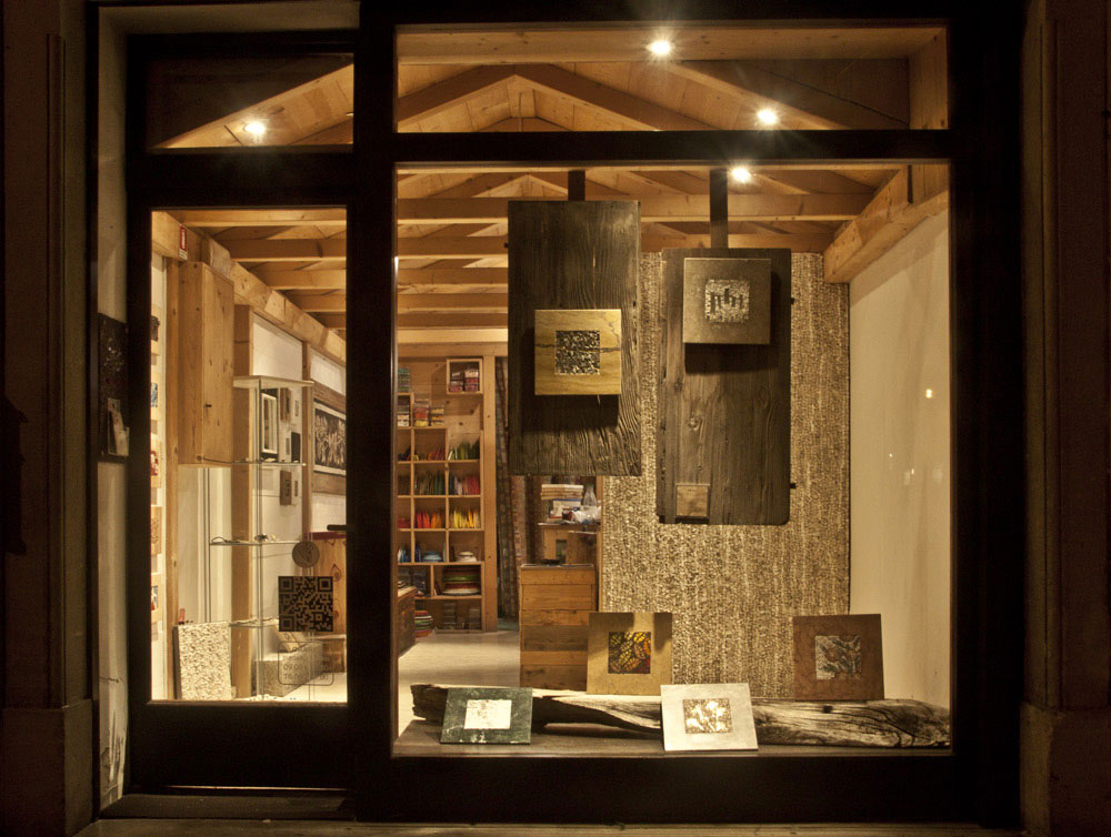 la bottega di Mosaico Carraro Chabarik nel centro storico di Udine