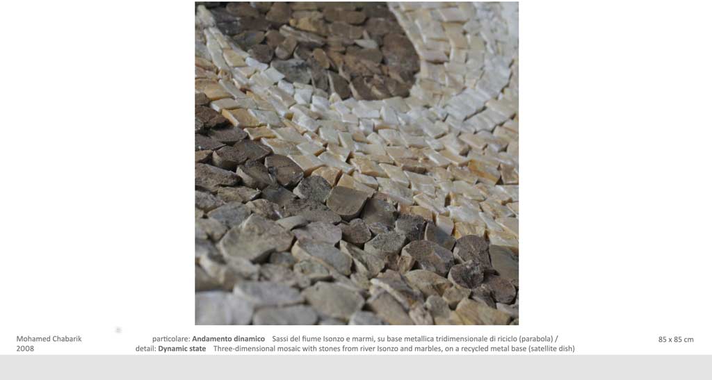 particolare di mosaico contemporaneo